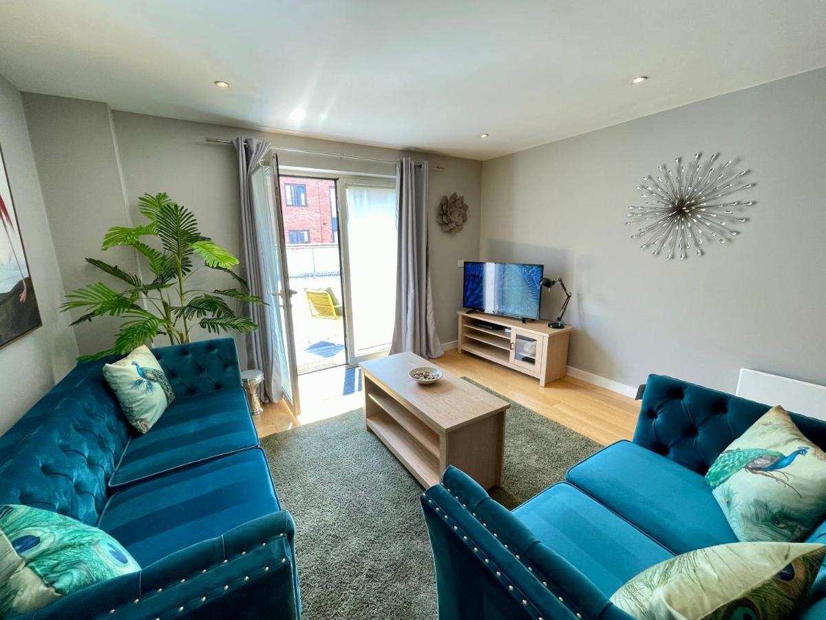 Stunning 2-Bed Town Centre Apartment - Hosted By Hutch Lifestyle Royal Royal Leamington Spa Exterior foto